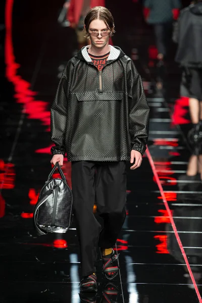 Look 11